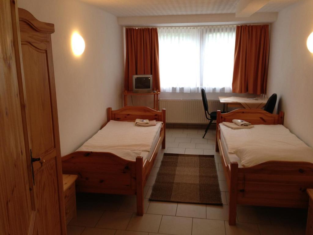 Hotel & Restaurant Jaegerstuben Ritterhude Esterno foto