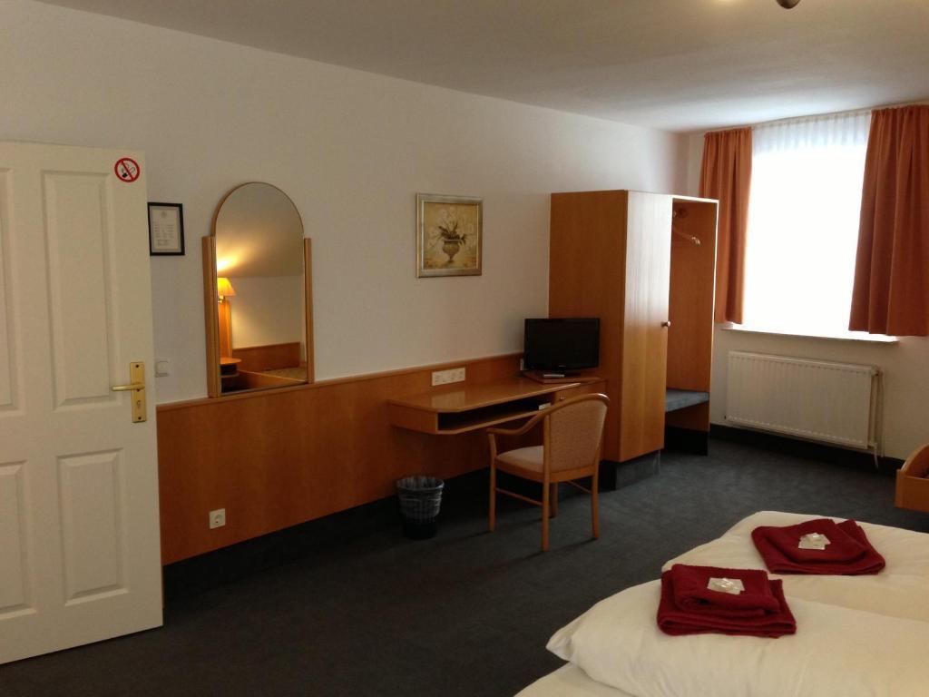 Hotel & Restaurant Jaegerstuben Ritterhude Esterno foto
